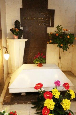 Grób o.Bernarda Łubieńskiego Warszawa ul.Karolkowa